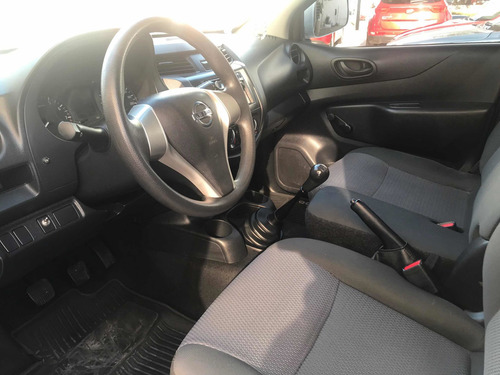Imagen 5 de 7 de Nissan Np300 2017 2.5 Pick-up Dh Pack Seg Mt