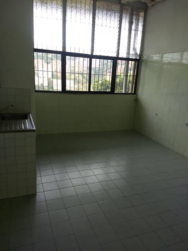 Imagen 14 de 14 de Planta Industrial En Alquiler Guaicay 875 M2