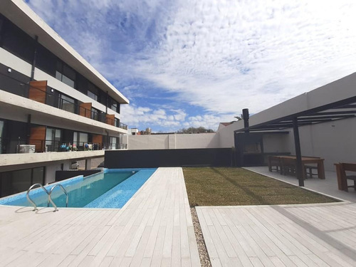 Imagen 25 de 28 de Excelente Departamento En Complejo Lhl- Florida Mitre/este