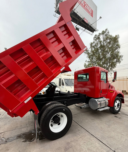 Camión Volteo 7 M3 Kenworth T300.