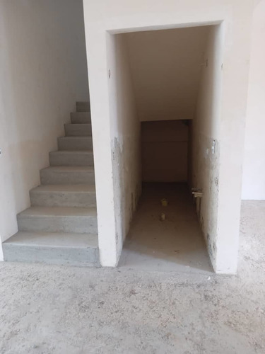 Imagen 10 de 14 de Townhouse En Villas Pie Monte En Obra Gris Mañongo