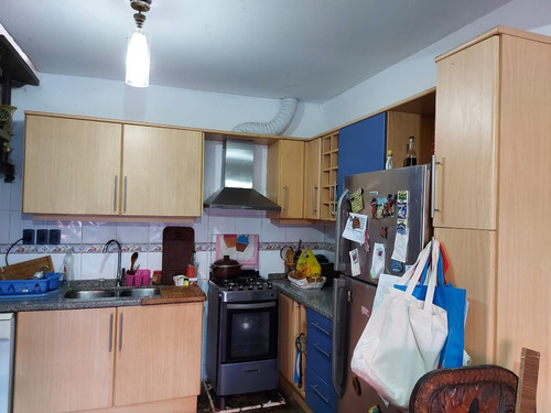 Imagen 7 de 10 de Casa 3 Dormitorios, Con Garaje Para Varios Autos Y Patio Con Parrillero Buceo