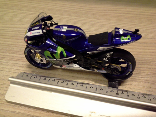 Miniatura Rossi Yamaha Testbike 2016 Minichamps 1:18 (11 Cm) Cor Azul