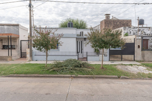 Imagen 21 de 24 de Casa A La Venta 2 Dormitorios En San Lorenzo