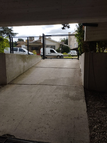 Departamento 2 Ambientes En 2do Piso Patagonia 1 Al Frente. Con Cochera Privada Cubierta