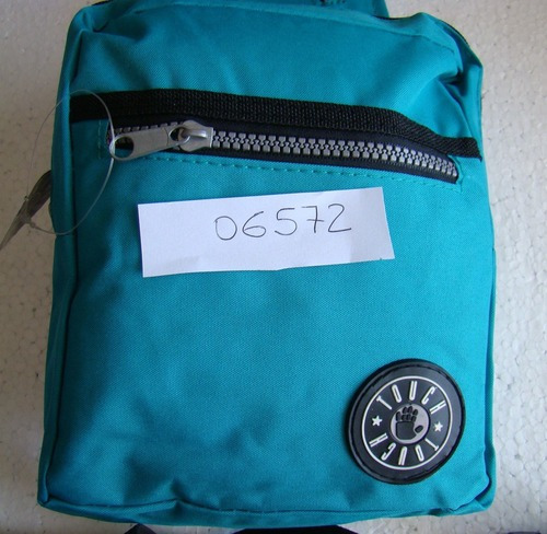 Mala Bolsa Mochila Feminina Pequena Ziper Touch Azul 06572 Cor Azul-celeste Desenho do tecido Liso