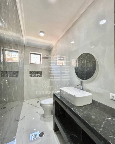 En Venta Proyecto Inmobiliario De 4 Townhouses En La Urb. Jorge Coll.