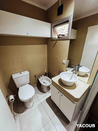 Departamento En Venta - 2 Dormitorios, 1 Baño, Cochera - 105mts2 - City Bell