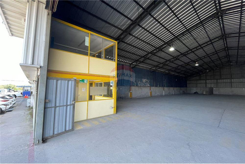 Bodega 700 M2 Caletera Varoli - 70 Uf Mas Gtos Com