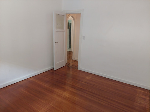 Vendo Depto En Boedo 2 Amplios Amb, Escritorio Y Patio Cubierto
