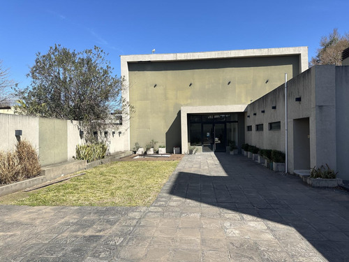Salon De Fiesta/oficinas En Primera Junta