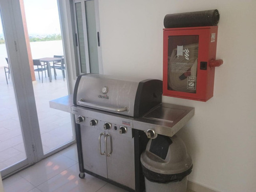 Alquilo Apto En Torre Monarca De El Vergel, 3 Habs. 160 Mts.2, Piso 6, Incluye Linea Blanca