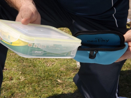 Imagen 4 de 6 de Porta Vianda De Neoprene Con Recipiente Hermético