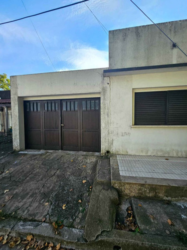 Venta Casa 2 Dorm+comercio Gral Rojo Ap. Credito