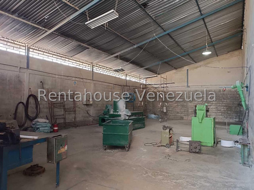 Galpón En Venta En Santa Cruz Aragua 25-6942 Irrr