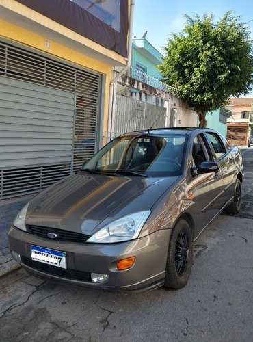 Imagem 8 de 14 de Ford Focus 2001 2.0 Ghia 5p