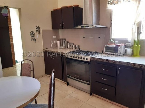 Imagen 7 de 19 de Julio Latouche Rentahouse Vende Casa En Lomas Del Este Valencia 22-7066