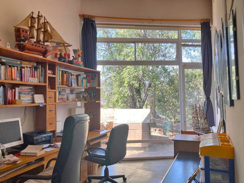Casa De 4 Dormitorios Con Increíble Vista A Santiago