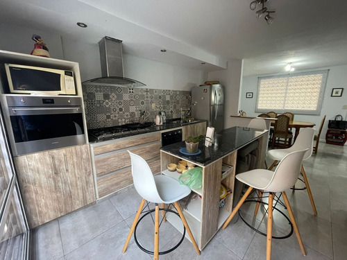 Venta Casa 5 Ambientes Barrio Naon Mataderos