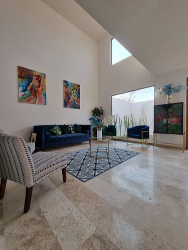 La Vista Residencial, 4ta Recamara En Pb, 4 Baños Completos, Jardín..