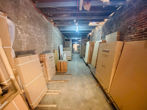 Importante Galpón En Venta Con Local Comercial