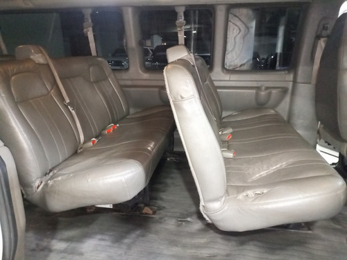 Imagen 10 de 13 de Chevrolet Van Express Año 2008 15 Puestos