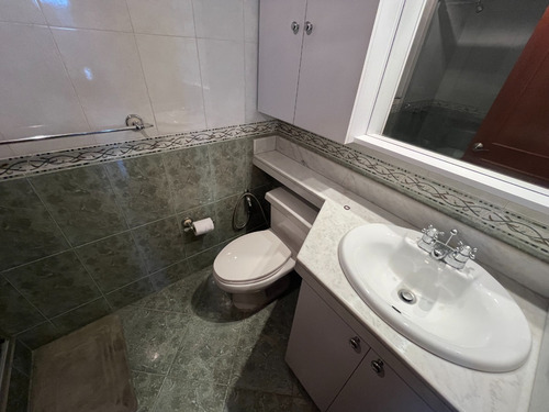 En Venta Apartamento Con Espectacular Vista Al Avila. Sal