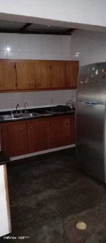 Imagen 6 de 8 de Se Vende Casa, Ideal Para Uso Comercial En La Calle Carvajal
