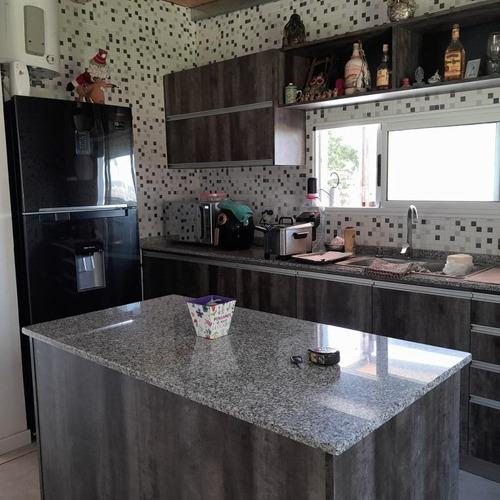 Casa En Venta - 3 Dormitorios 3 Baños - 677mts2 - Mar Chiquita