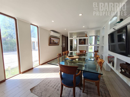 Casa En Venta De 6 Dorm. En Chicureo Poniente Colina