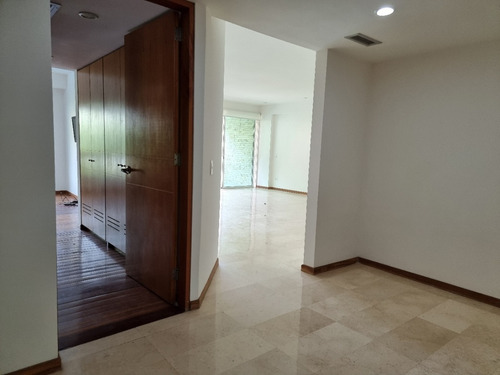 Imagen 14 de 17 de Vendo Apto 160m2 4h/4b/2p La Castellana 9014