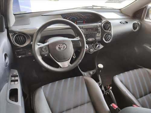 Toyota Etios 1.5 X Sedan 16v