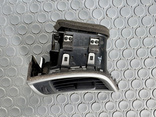 Rejilla Difusor Izquierdo Nissan Sentra 2014-2019 Original (Usado)