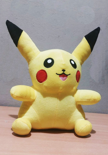 Peluche Pokemon Pikachu