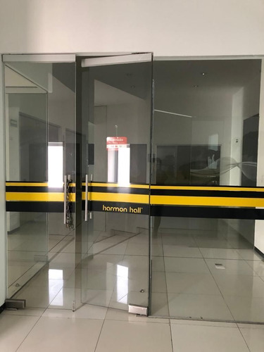 Imagen 8 de 14 de Local Para Universidad, Escuela Ó Academia En Renta