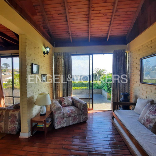 Casa Con Vista Al Mar A Pasos Plaza Las Flores