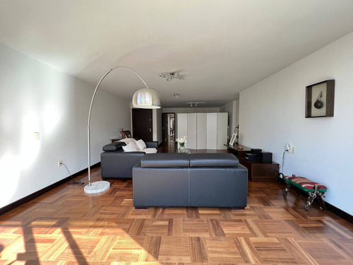 Venta Apartamento Tres Dormitorios En Pocitos Con Garaje