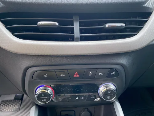 Chevrolet Onix 1.0 Premier At