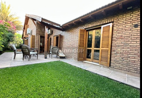 Se Vende Impecable Casa En B ° Dalvian (apto Credito Hipotecario)