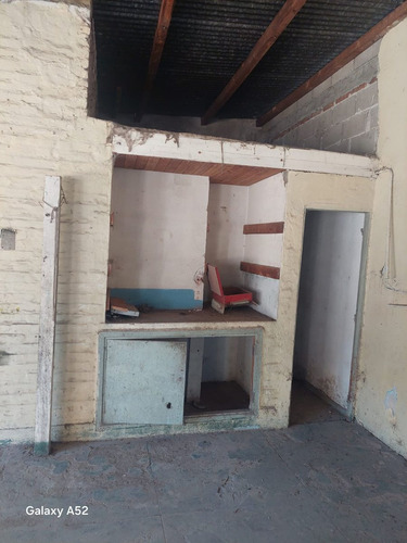 Venta Casa, Salon Comercial Y Gran Terreno Coronda