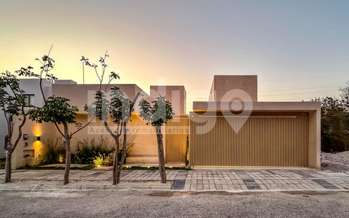 Casa En Venta En Mérida Modelo Nearoma En Privada Xcanatún