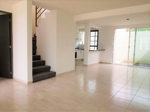 Imagen 2 de 12 de Casa Sola En Venta San Lorenzo Itzicuaro