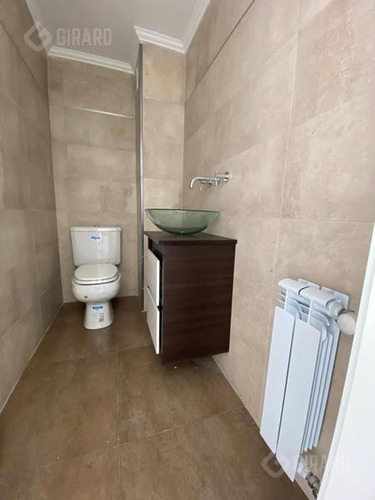 Departamento En Venta De 2 Ambientes A Estrenar, Edificio Damar Ix, En Zona Plaza Mitre
