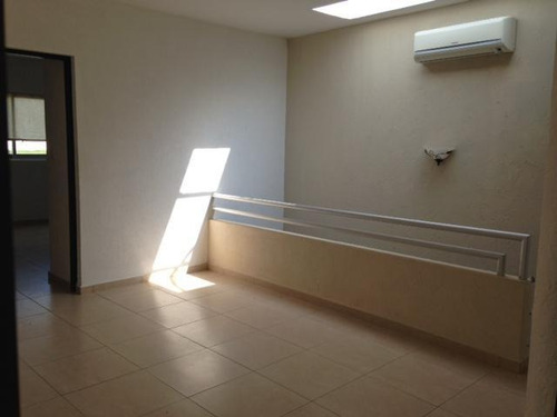 Imagen 9 de 17 de Lomas Del Sol, Casa En Renta De 3 Recámaras, Estancia De Tv Y Jardín