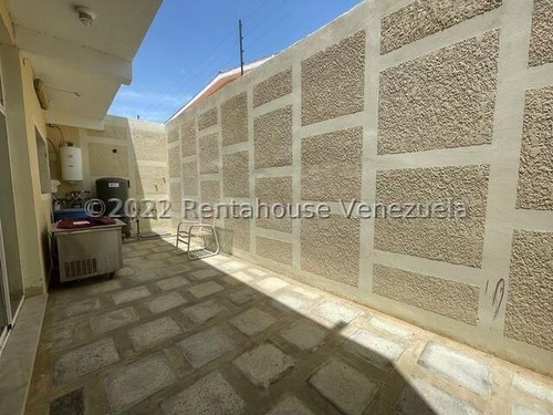 Imagen 16 de 16 de Townhouse Duplex, Listo Para Habitar Con Muchas Comodidades. Ubicado En Condominio Cerrado De Santa Fe. #22-15271.
