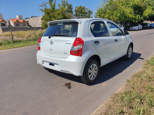 Toyota Etios 1.5 X (90cv) 5ptas.