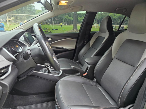 Chevrolet Onix plus 1.0 Lt 4p