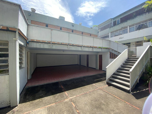 Imagen 17 de 25 de Venta De Casa En Los Chorros, Calle El Rosario, Municipio Secre