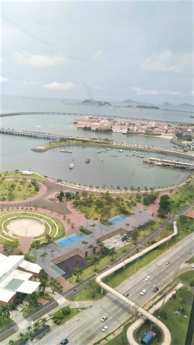 Imagen 13 de 14 de Penthouse Con Excelente Vista En Avenida Balboa Panama
