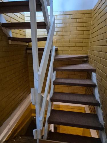 Casa Tres Pisos En Avenida Principal Ciudad Satélite - Maipú
